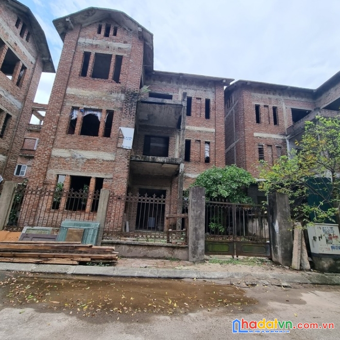 Bán siêu biệt thự phố lê văn lương, dt140m2, mt12m. 25 tỷ. 0338080356