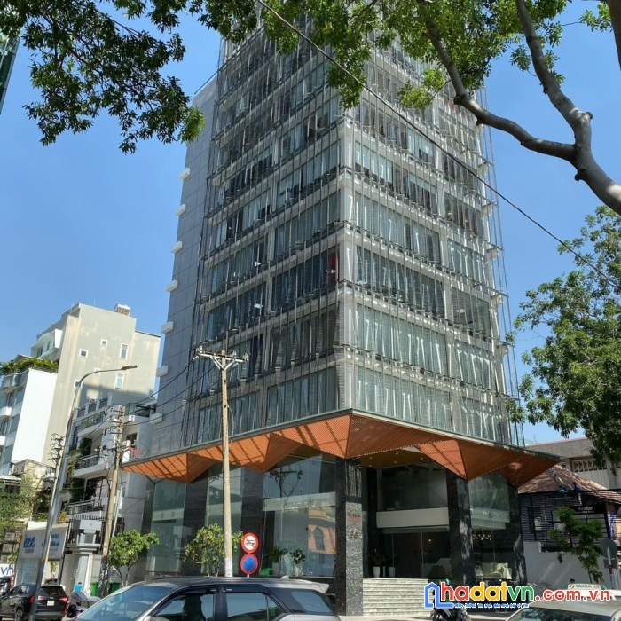 Bán khách sạn 2 mặt tiền đang kinh doanh tại phố bùi viện, p phạm ngũ lão, quận 1 full khách