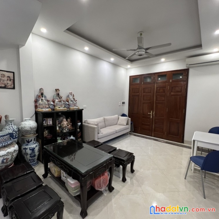 Độc nhất vô nhị- nguyễn văn cừ- đường nhựa - ô tô 7 chỗ vào nhà - 2 mặt ngõ- 60m2, nhỉnh 6 tỷ.
