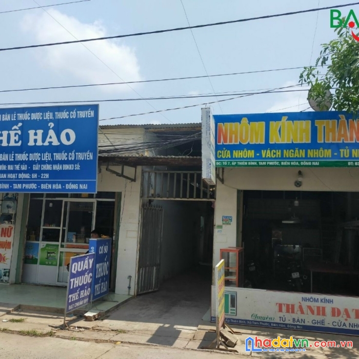Bán nhà mặt tiền chợ 5,6 tỷ có 2 kiot và 22 phòng trọ cho thuê 25tr/tháng