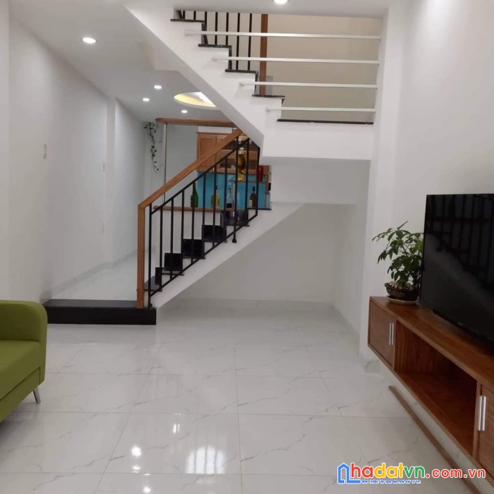 Thiếu nợ bán rẻ nhà 2 tầng lê độ 2 pn dtsd 62m2 gia 1,x tỷ