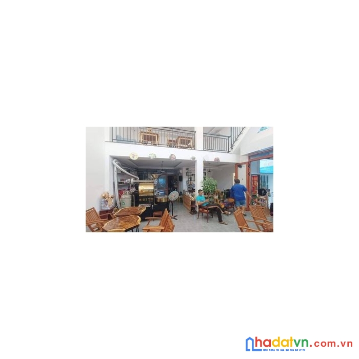 Chủ đi định cư nên bán gấp mt kinh doanh cafe cực đỉnh. giá chỉ 21 tỷ.