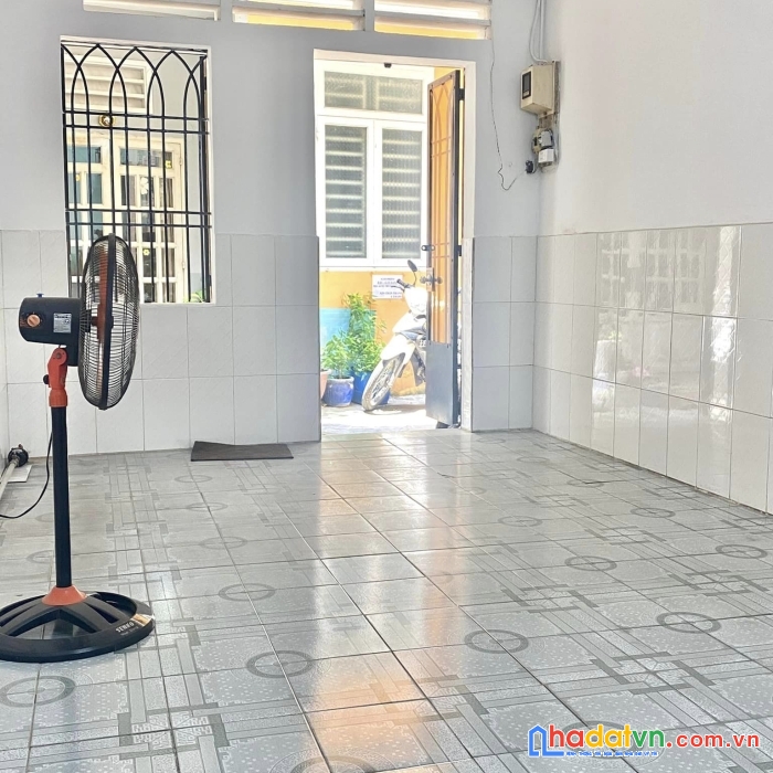 P10 - phan văn trị -2 tầng - 3.6 x 12.5 - nhỉnh 3 tỷ tl- 0909251648