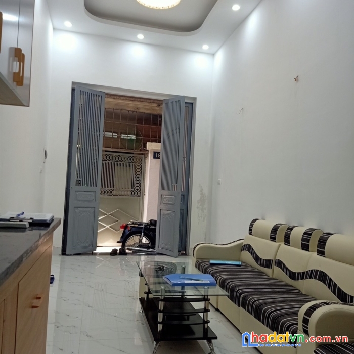 Nhỉnh 2 tỷ có nhà đội cấn 24m 4t 3.5mmt 2 ngủ đủ công năng ngõ thông gần oto