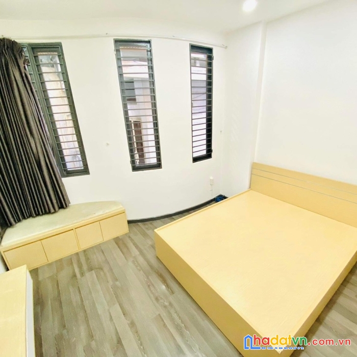 Bán nhà gấp nhà phan đăng lưu - phường 3 - phú nhuận- tdts 120 m
2- 4 tầng btct- ngang