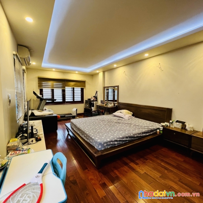 Bán nhà gia thụy nhà đẹp full nội thất.lô góc vỉa hè,ở,kinh doanh