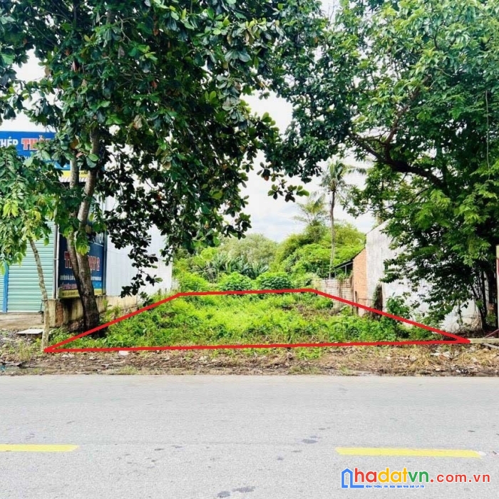 Ngộp ngân hàng gia đình bàn bạc bán gấp 1ty450/100,2m² đất thổ cư đường nhựa 12m.