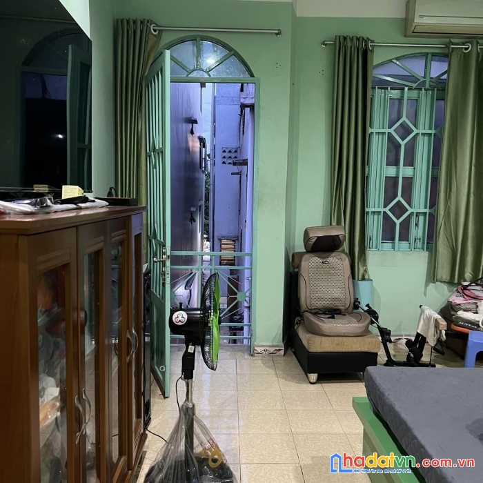 Kẹt bank, bán gấp nhà quận 3, gần chợ, kinh doanh cho thu nhập cao