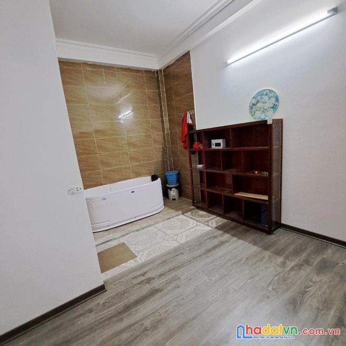 Siêu phẩm thụy khuê-55m-đi bộ ra hồ-chỉ 4 tỷ