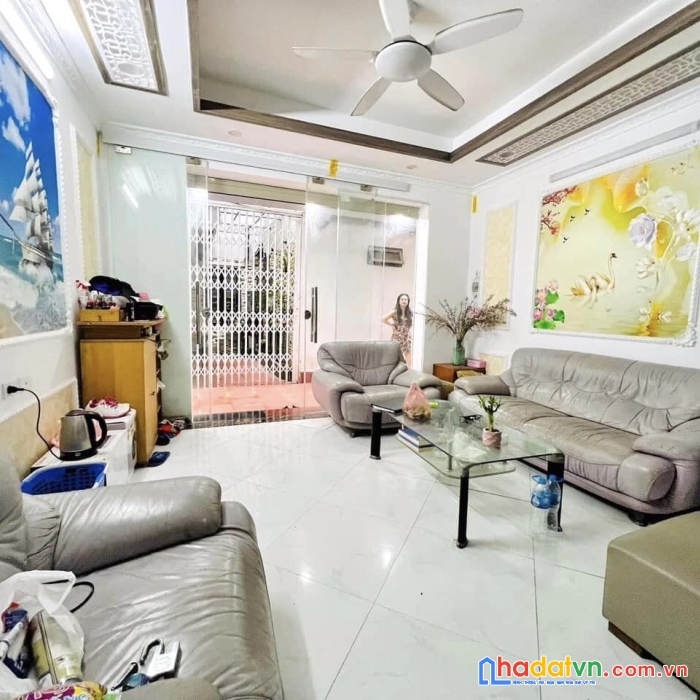 Nhà đẹp hxh lạc long quân, tân bình 68m2 giá 5.2 tỷ tặng nội thất