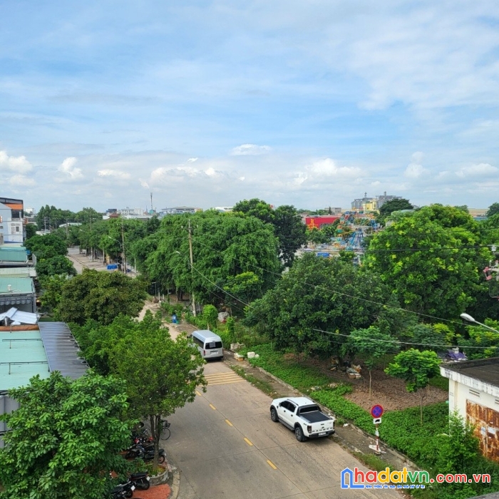 Không có căn thứ hai, 90m2, 4 tầng lô góc 2 mặt tiền đường 19m, chỉ 9 tỷ