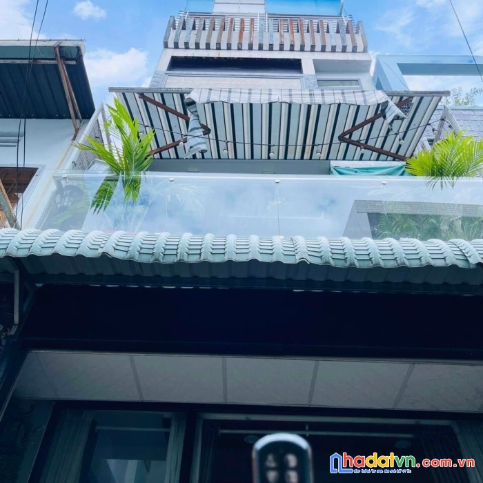 Hẻm 3.5m, cách mạng tháng tám, 4 x 8m, 3 lầu, chỉ 5.4 tỷ, quận 3