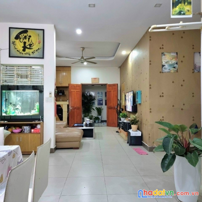 Nhà kiên cố 3 tầng, trần kế xương, 4 x 14.5m, 6.3 tỷ, phú nhuận