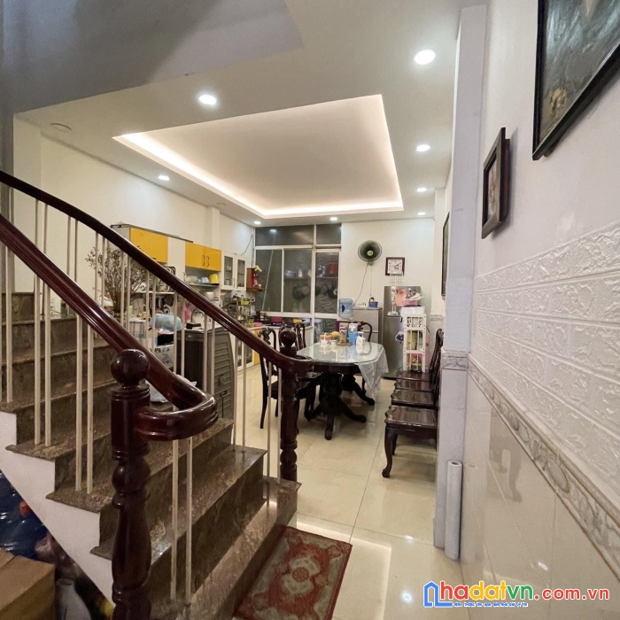 Bán nhà phường 6, quận 4, 57m2, giá chỉ 16.8 tỷ