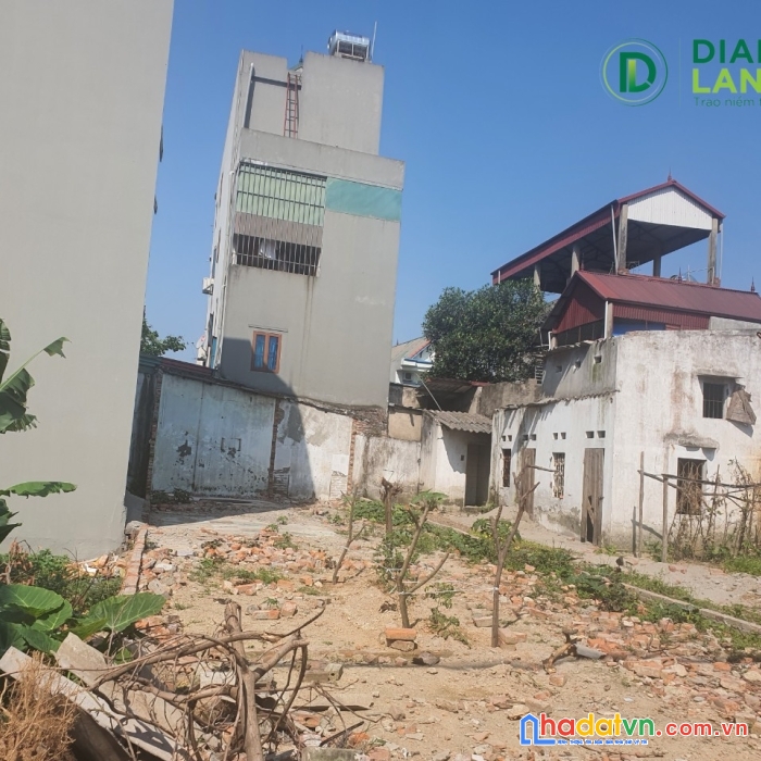107m xuân bách - quang tiến . oto đỗ đất , ngõ thông , giá 20tr/m. gọi em 0353073021 lợi