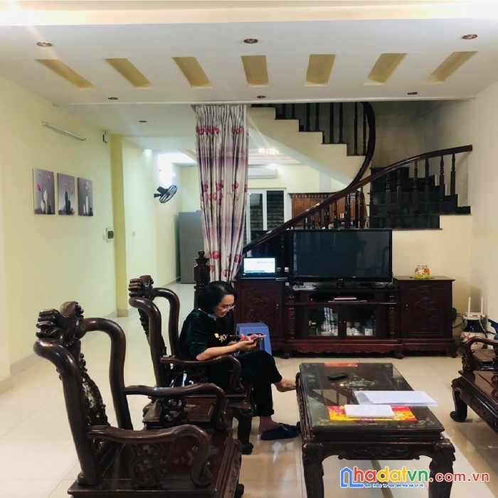 Bán nhà đội cấn - thoáng trước sau