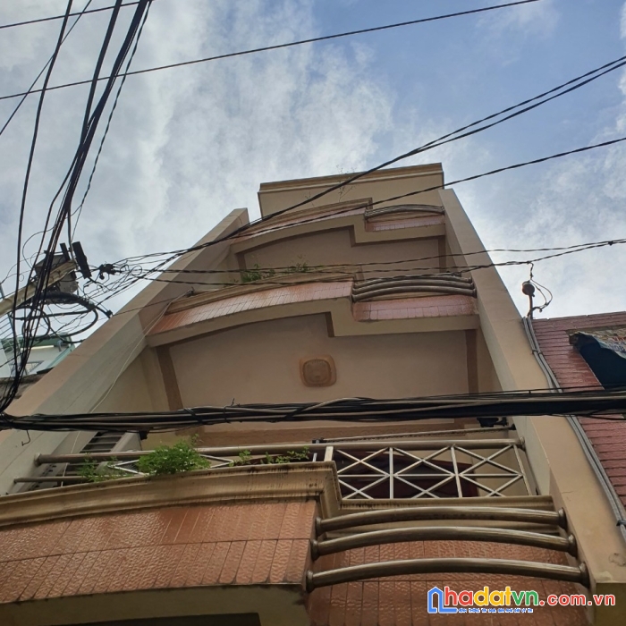 Nhà trung tâm sài gòn . chợ bàn cờ q3