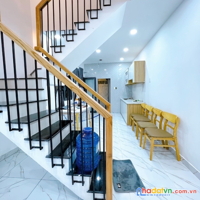Gấp bán nhà lê văn sỹ pn - 2 tầng - mới tinh - tặng full nội thất - sát hẻm xe hơi - chỉ nhỉnh 4 tỷ
