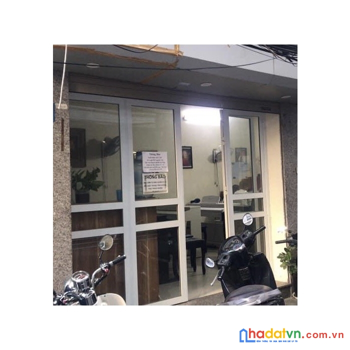 Nhà nguyễn trãi ô tô đỗ cửa, phố sầm uất để kinh doanh, dt 31m2x2t, mt 9m, 4.6 tỷ.
