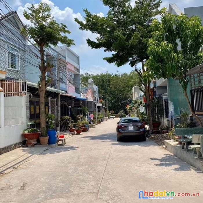 Nhà hxh đổ cửa- bình tân-lê văn quới-2 tầng*mới-60m2-giá hơn 3 tỷ.