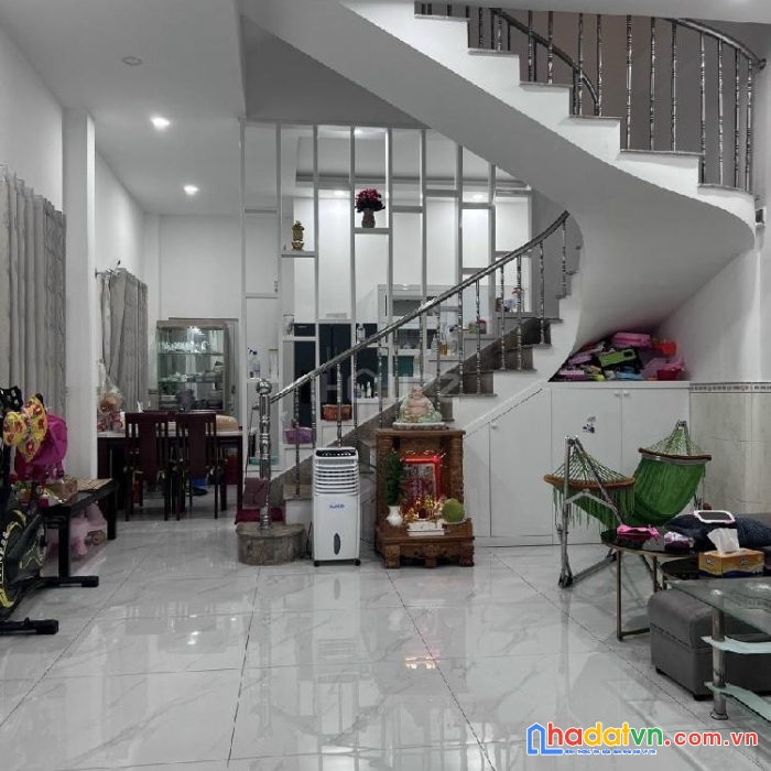 Nhà hbg thông, dt 81m2, nhà mới vô ở ngay,  đường tân kỳ tân quý, phường tân sơn nhì, quận tân phú