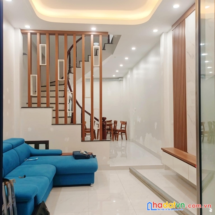 Chỉ nhỉnh 5 tỉ là có nhà chính chủ phường cát linh,đống đa,lô góc,41mx5tầng,đất ở cực sướng