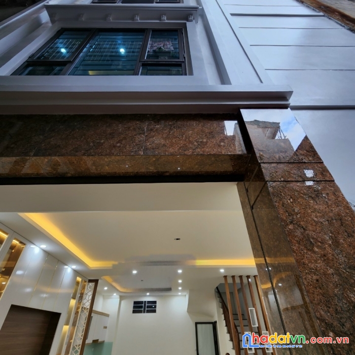Bán nhà xếp lớn, phố lê trọng tấn, phân lô ô tô đỗ cửa, mặt tiền 5,6m giá 13.8 tỷ