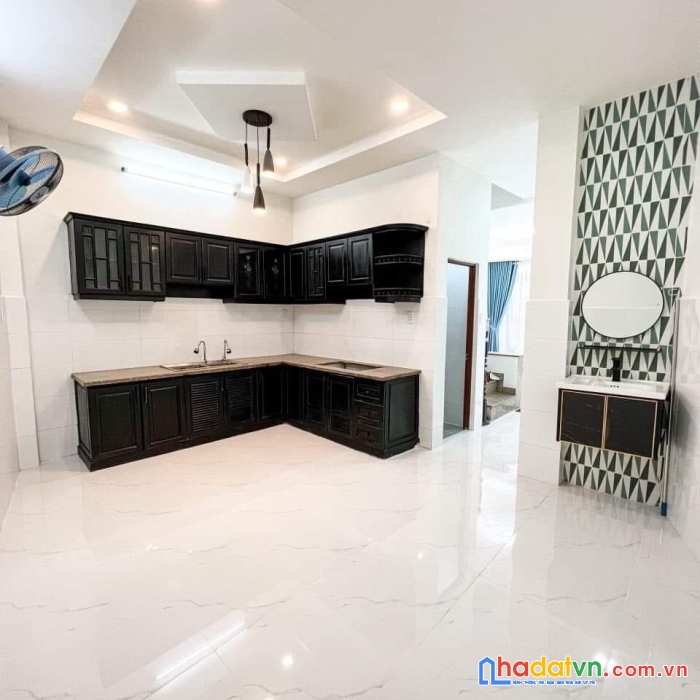 Bán gấp nhà nở hậu đ.hoàng hoa thám ngang 4.5 - 5 tỷ