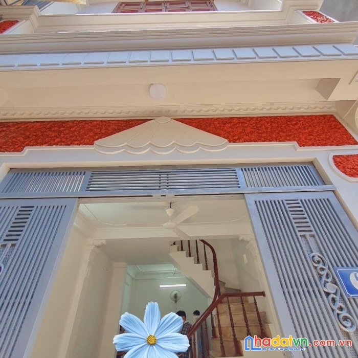 Nóng!!!bán nhà tam trinh, hoàng mai, 4 tầng, mt 4.2m, giá 3.9 tỷ, lô góc, ba gác phi.