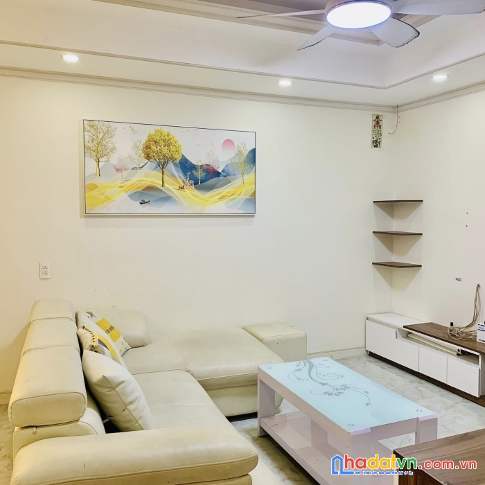 Nhà đẹp 4 tầng, 145m2, ô tô vào nhà . gần ngã ba nguyễn duy trinh + đỗ xuân hợp . giá chỉ 9,8 tỷ