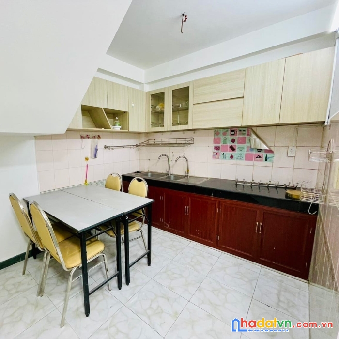 Trương quốc dung - dtsd 124m2 ngang 4.2m - giá cực rẻ chỉ 5 tỷ hơn!