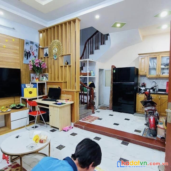 Bán nhà riêng mỹ đình. lô góc, gần ô tô. dt 34,2m x 5t chỉ 4,2 tỷ. sẵn dọn vali ở luôn.
