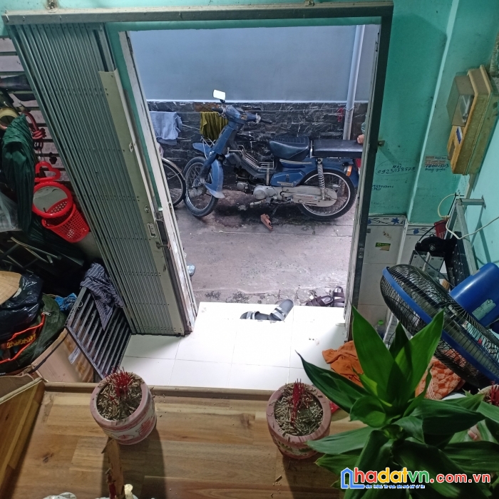 Kẹt tiền cần bán gấp căn nhà âu cơ , p9, tb. 14m2, nở hậu. giá 2.1tỷ. a047