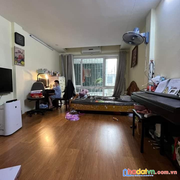 Cầu giấy-ngõ thông kinh doanh-50m-nhỉnh 5 tỷ