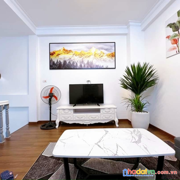 Nhà đẹp phố giải phóng: 48m2, 5 tầng, 4 ngủ, mt 4m, 3 gác rộng 3.5m, 20m ra ô tô. 4.85 tỷ