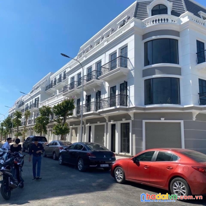 Gấp - chính chủ bán căn pg01.17 vincom shophouse