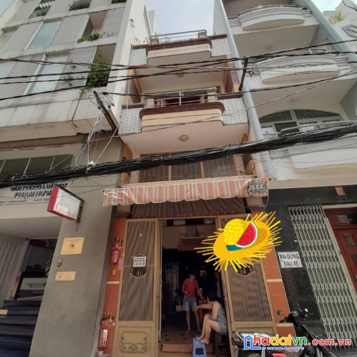 Bán nhà đường nguyễn thị minh khai, p.5, quận 3 hxh 10m