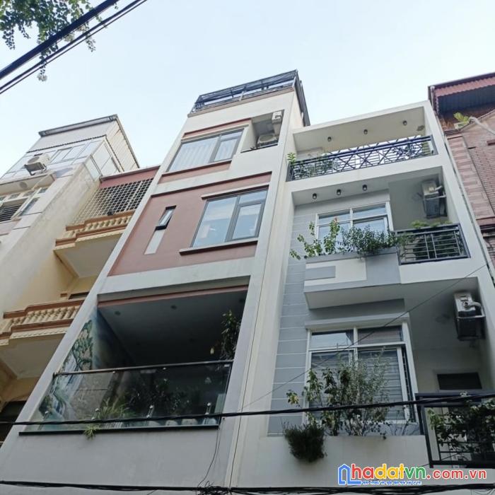 Bán nhà ngõ 381 nguyễn khang- nhỉnh 4 tỷ- cách ô tô tránh 30m- full nội thất ở ngay