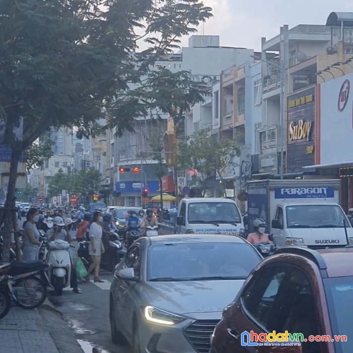 Nhà 2 mt , ngang 8.4m. đường lê duẩn, 249m2, 76 tỷ