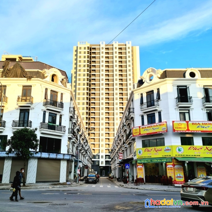 Bán căn shophouse 200m2 mặt phố thuận an, trâu quỳ, gia lâm, view hồ công viên. lh 0926782459.