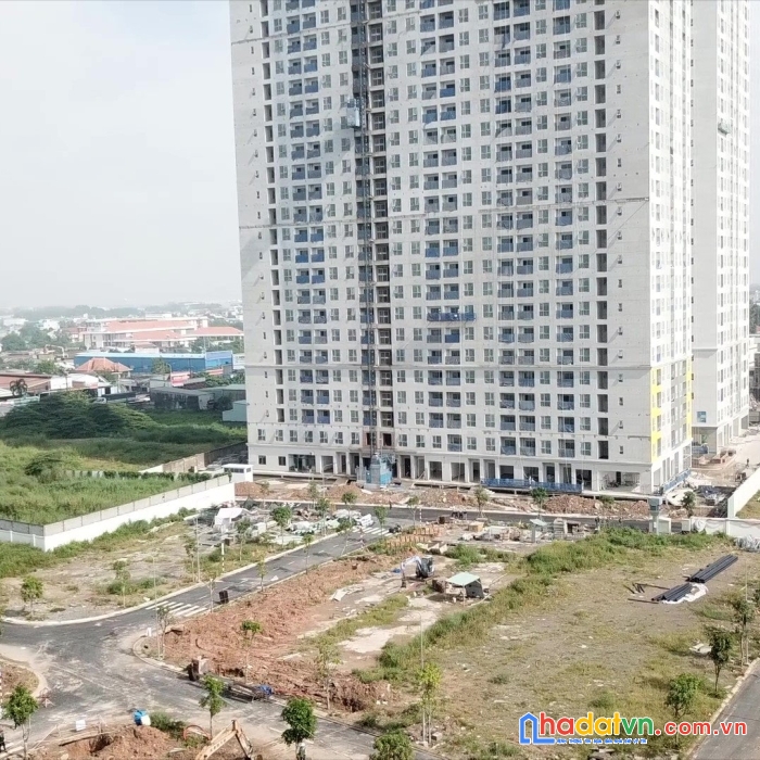 Nhà phố liền kề trong khu coumpout đầu tiên tại dĩ an