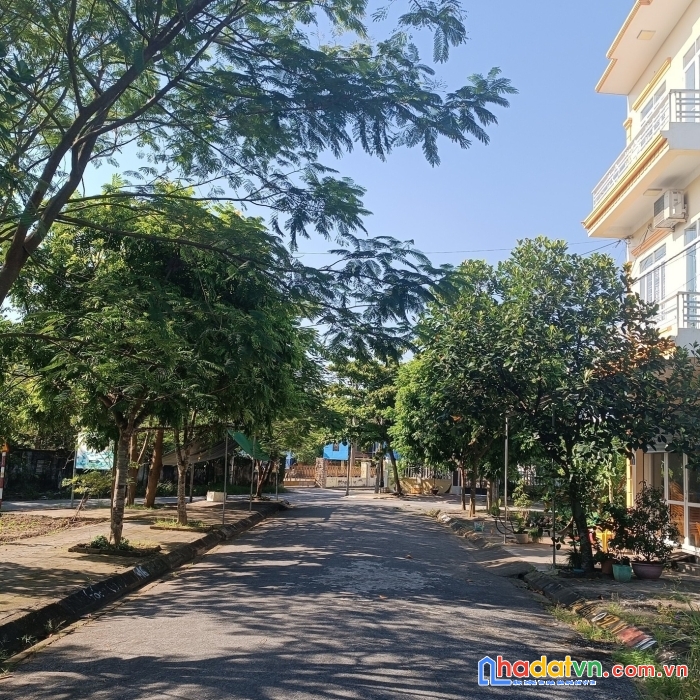 Mặt đường100m2 đối diện  quận anh dũng ,dương kinh , hải phòng.