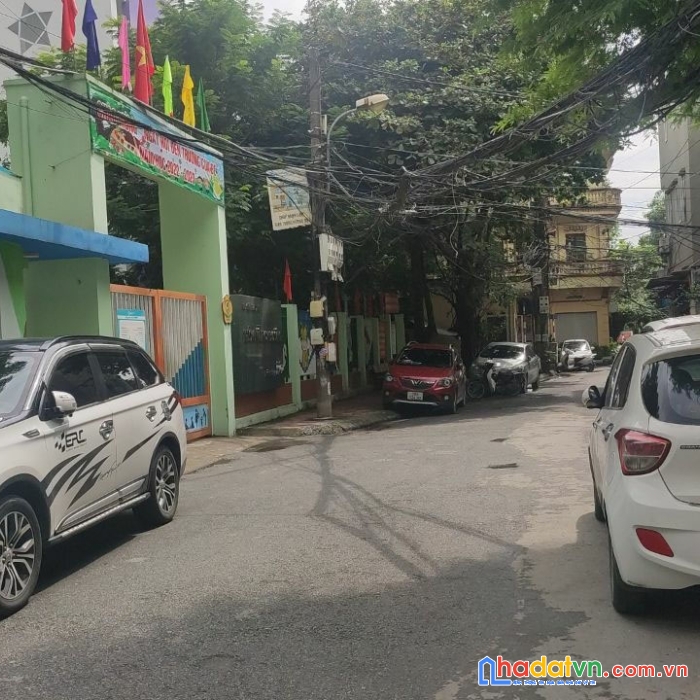 Bán nhà hoàng đạo thành gần kim giang -giá rẻ- khu vực cán bộ phân lô chỉ 4,65 tỷ, khu vực hiếm