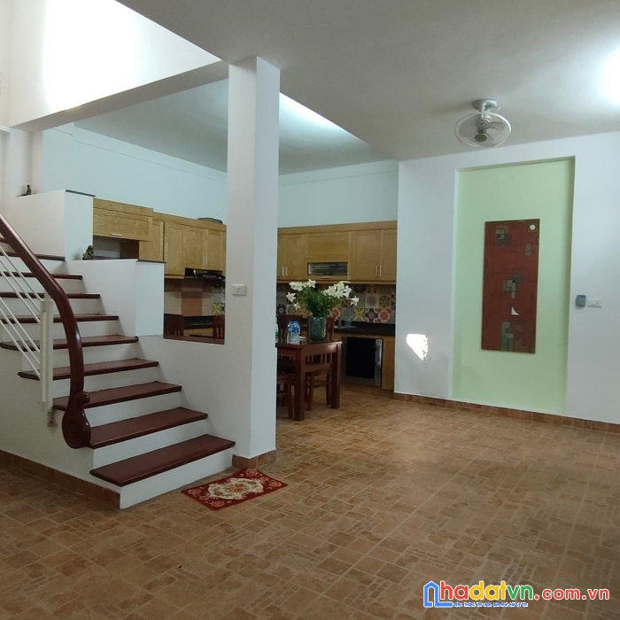 Nhà nghĩa tân - hoàng quốc việt. cầu guấy. phân lô. ô tô tránh. kd. dt 78m. giá 15 tỷ.