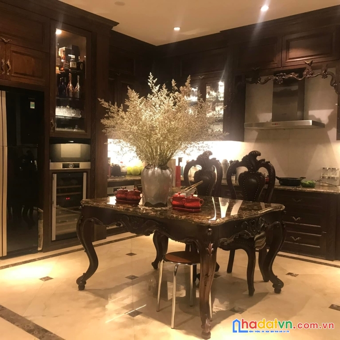 Biệt thự âu cơ -  quảng an - tây hồ. 4 tầng. 160m2. mt 11m.  hậu 11m. giá đầu tư 15,5 tỷ.