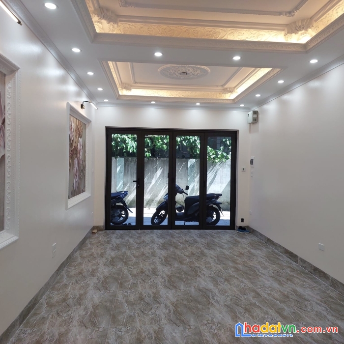 Bán nhà thạch bàn - long biên oto vào nhà hoặc đỗ cửa 50m2 xây 5 tầng