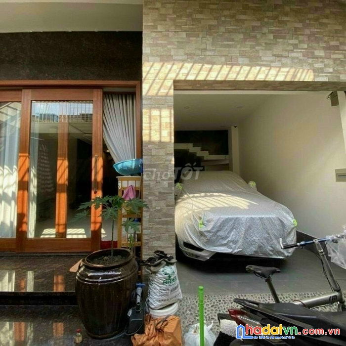 Biệt thự hxh 40/  nguyễn văn đậu phường 6, quận bình thạnh, 8x18m, trệt, 2 lầu, st cực đẹp