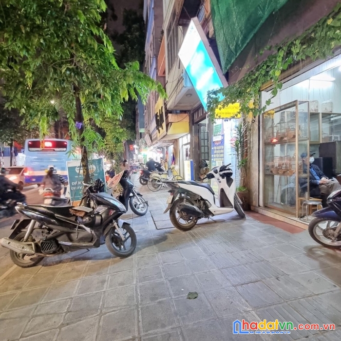 Siêu phẩm mặt phố-lô góc-mặt tiền khủng-vỉa hè rộng-thang máy vù vù- nhỉnh 29t