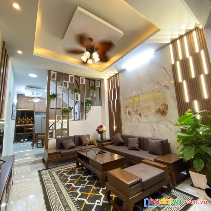 Bán nhà phố bùi ngọc dương: 45m2, 5 tầng, 3 ngủ, mt 4.2m, ô tô đỗ 10m, 3 gác đỗ cửa. 3.1 tỷ