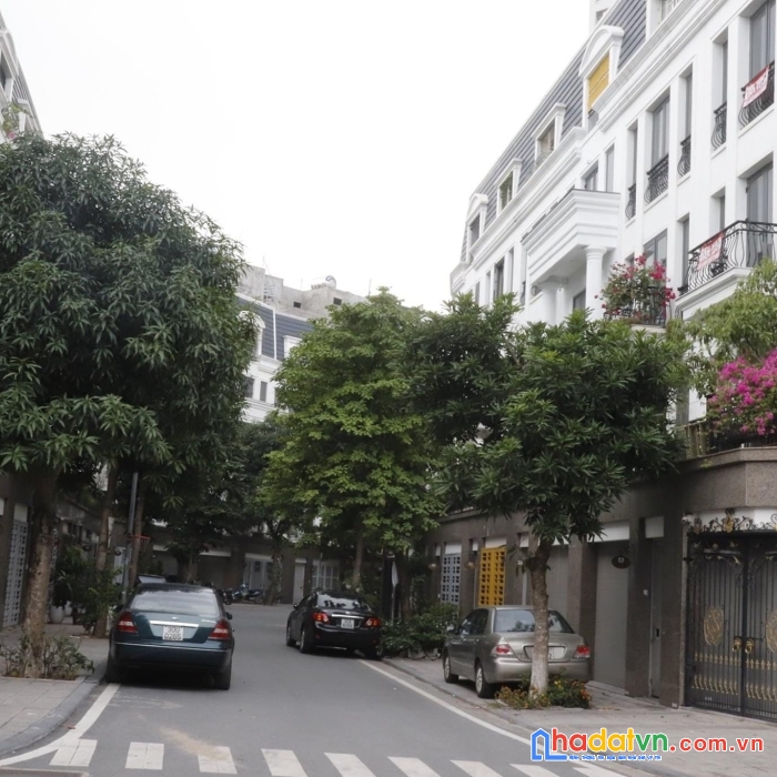Liền kề văn phú victory, plo ô tô tránh, kd, 80m2, 5t, mt 5m, vị trí đẹp, mới, nhỉnh 13 tỷ.